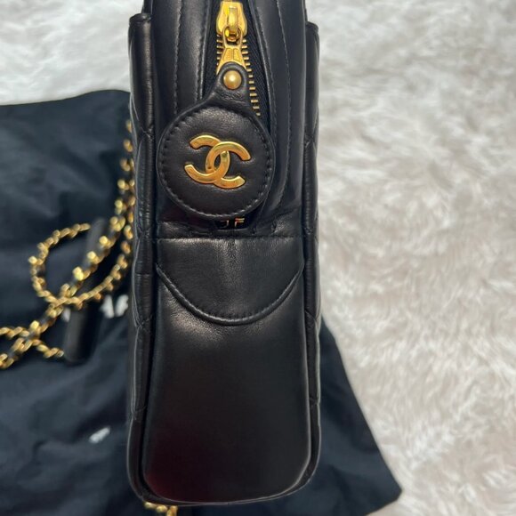 CHANEL Quilted Lambskin Messenger Shoulder Bag Black 24K Chain - Picture 11 of 14